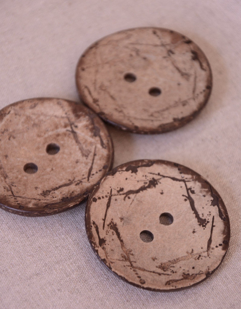 Unbranded Buttons Giant Coconut Button - 50mm
