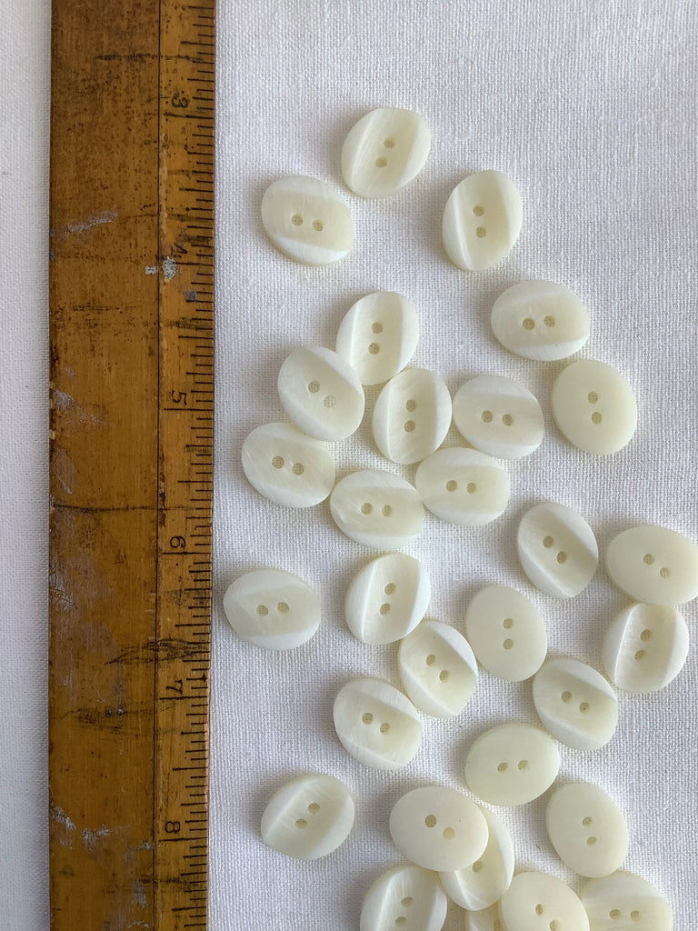 Unbranded Buttons Oval Cream Marble Effect Polyester Button 18mm