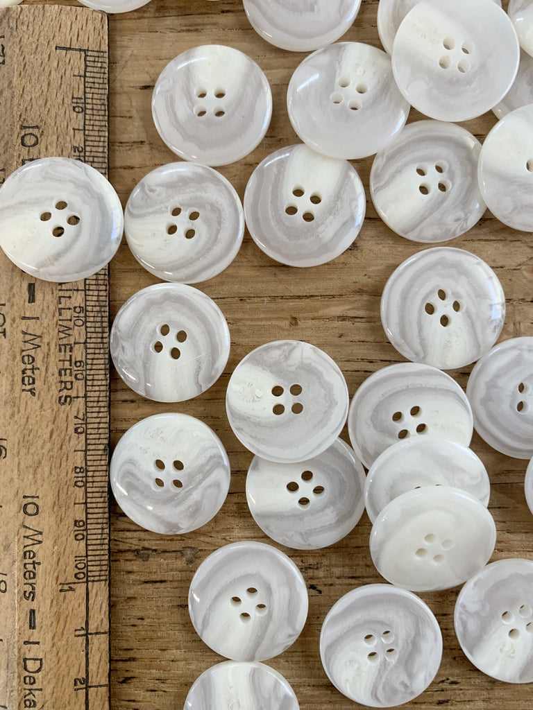 Unbranded Buttons White Horn Natural Button - 23mm