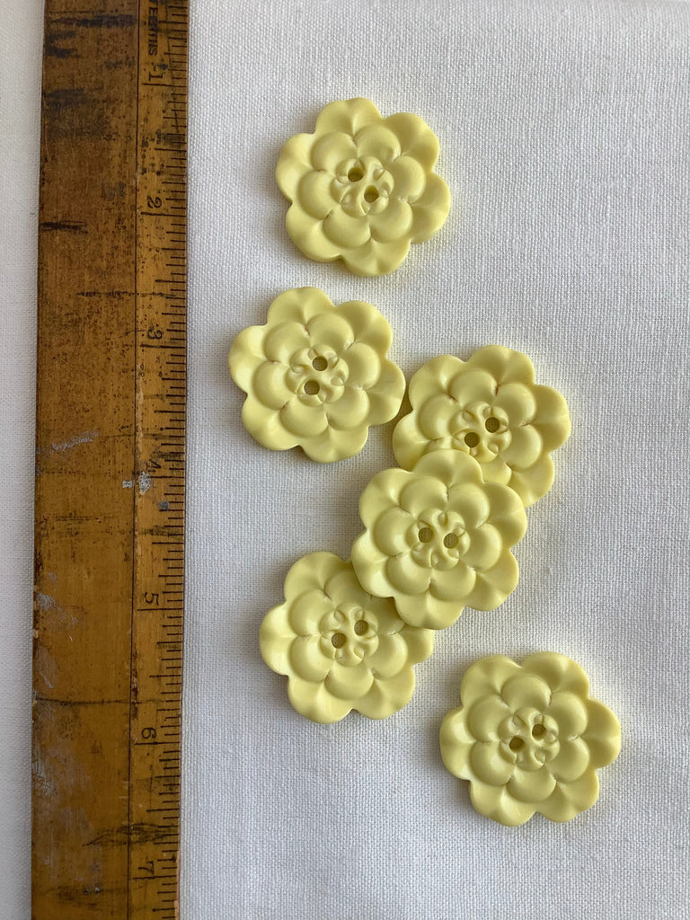 Unbranded Buttons Yellow Flower Shaped Button - 35mm