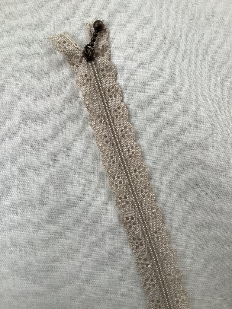Unbranded Zippers Lace Edge Zip - Tan - 20cm