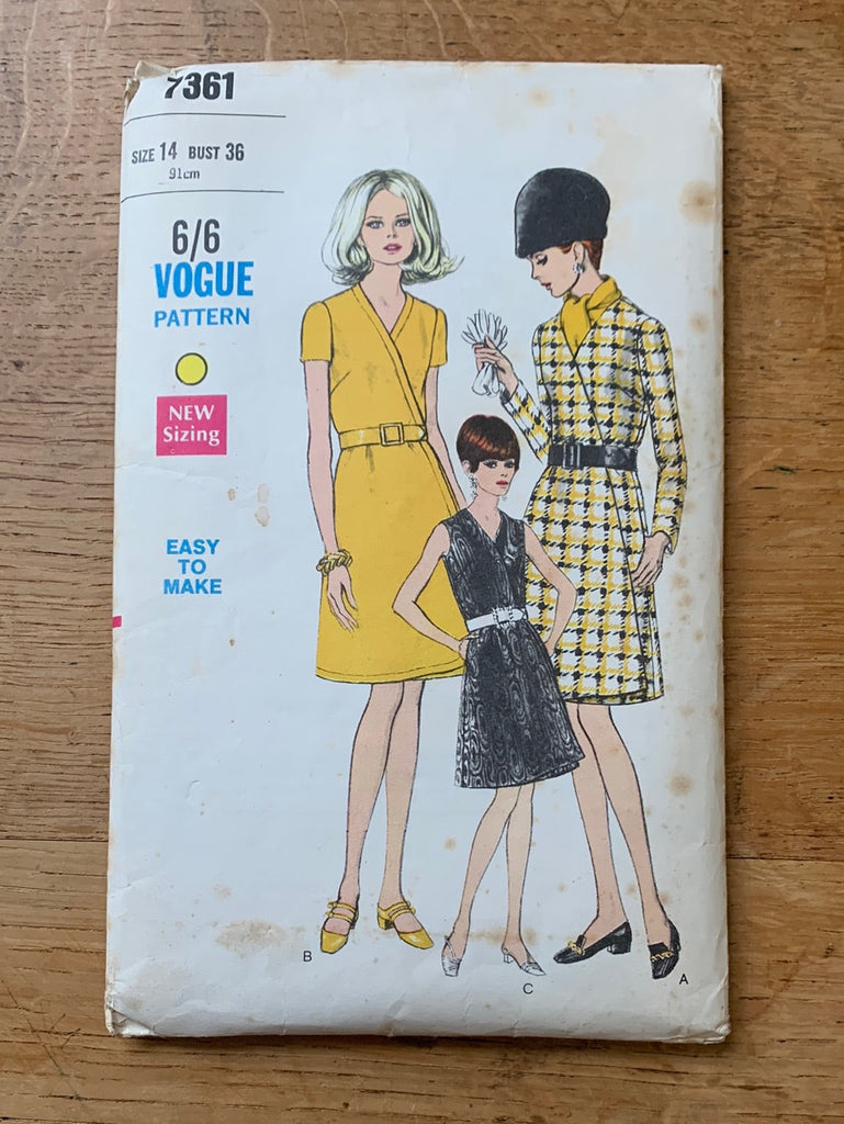 Vogue Vintage Dress Patterns Vogue - 7361 A Line Wrapped Dress - Vintage Sewing Pattern (Size 14 Bust 36)