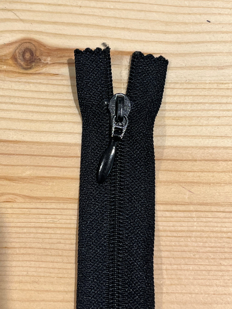 YKK Zippers Standard Zip - 40cm -  Black
